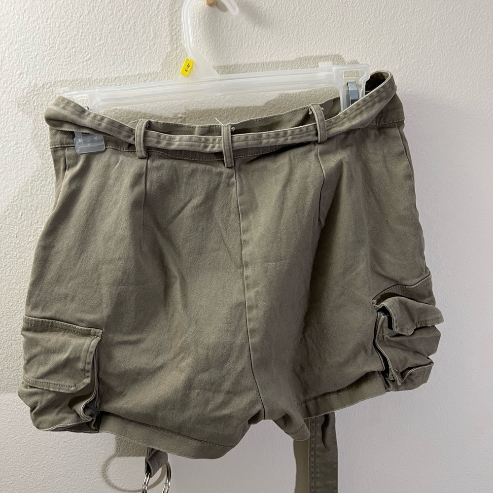 Hot & Delicious, Medium, Olive Green